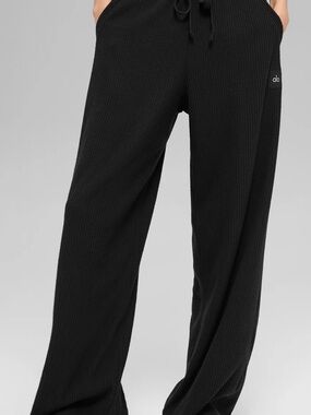 ALO Yoga Men's Ribbed Wide-Leg Drawstring Pants in Black